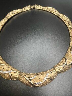 Vintage gold tone statement choker necklace rhinestone textured collar